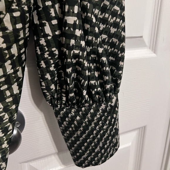 Who What Wear Womens Blouse Top Medium Black Green Houndstooth Business Casual - Picture 6 of 12